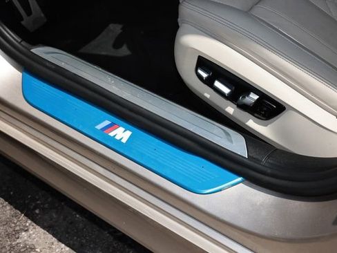 Used 2022 BMW 740i w/ Luxury Rear Seating Package RWD image 65