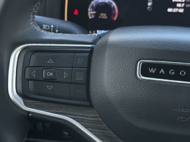 Used 2023 Jeep Wagoneer L Series II AWD/4WD image 13