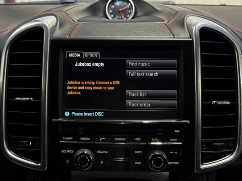 Used 2013 Porsche Cayenne GTS image 40