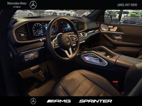 Used 2021 Mercedes-Benz GLS 450 4MATIC image 10
