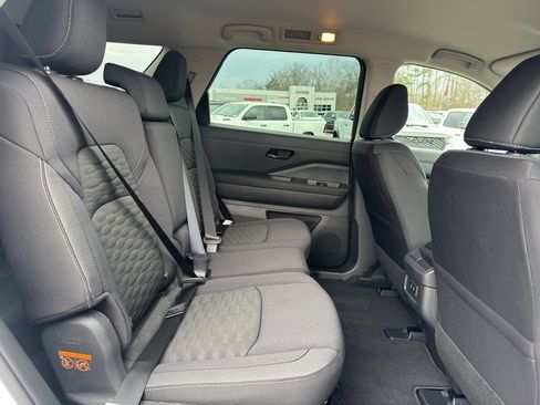 New 2026 Nissan Pathfinder SV image 18