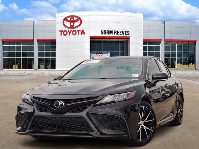 Used 2022 Toyota Camry SE w/ Convenience Package FWD image 1
