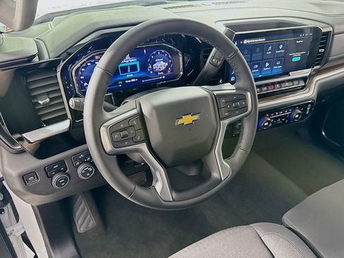 Used 2025 Chevrolet Silverado 1500 LT AWD/4WD image 21