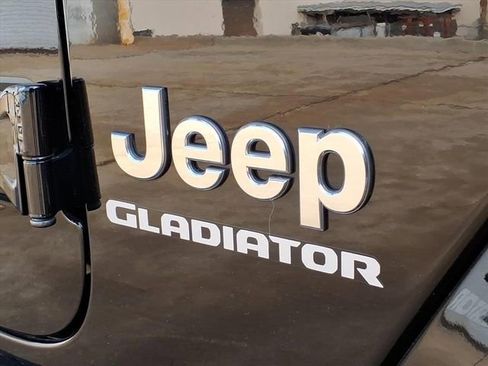 Used 2021 Jeep Gladiator Overland image 29
