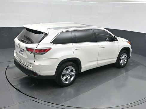 Used 2016 Toyota Highlander Limited Platinum image 32