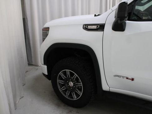 Used 2024 GMC Sierra 1500 AT4 w/ Technology Package AWD/4WD image 32