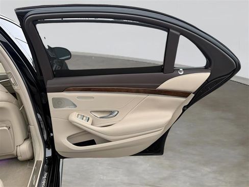 Used 2015 Mercedes-Benz S 550 4MATIC Sedan image 30