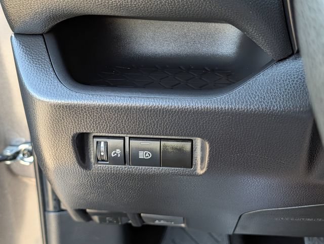 Used 2025 Toyota RAV4 LE AWD/4WD image 22