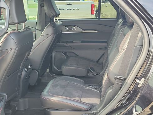 Used 2025 Ford Explorer ST image 14