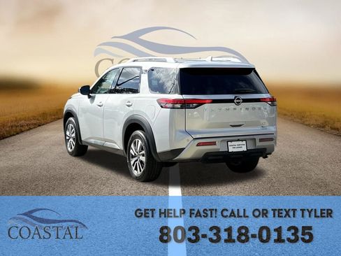 Used 2025 Nissan Pathfinder SL image 15