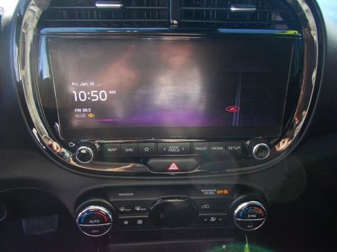 Used 2023 Kia Soul GT-Line image 25