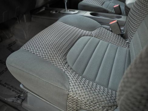 Used 2021 Nissan Frontier SV RWD image 32