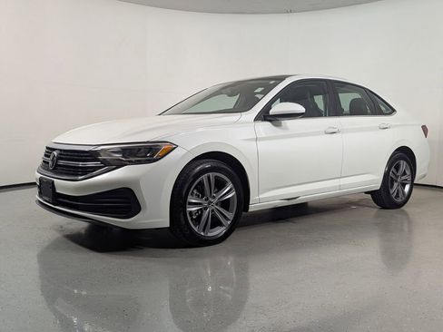 Used 2023 Volkswagen Jetta SE FWD image 3