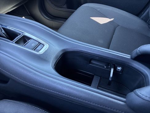 Certified 2022 Honda HR-V Sport image 39