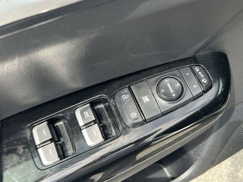Used 2022 Kia Sportage EX w/ EX Technology Package FWD image 36