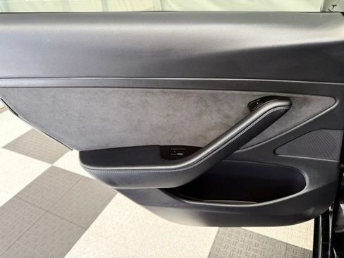 Used 2020 Tesla Model 3 Standard Range Plus RWD image 17