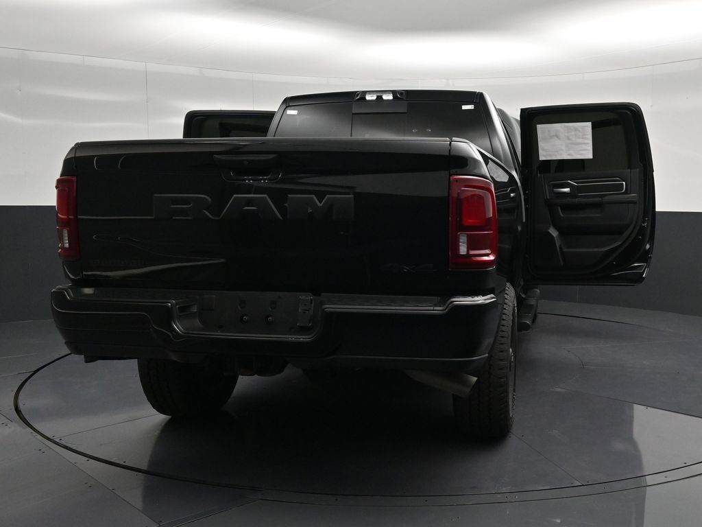 Used 2025 RAM 2500 Big Horn AWD/4WD image 35