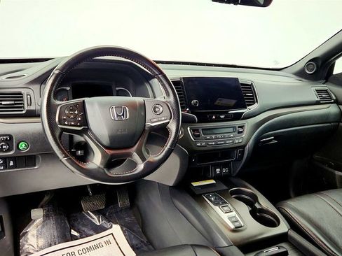 Used 2022 Honda Pilot TrailSport image 13