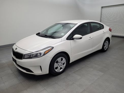 Used 2017 Kia Forte LX w/ LX Popular Package image 2