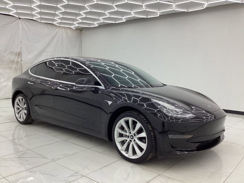 Used 2018 Tesla Model 3 Mid Range RWD image 7