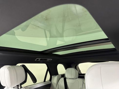 New 2026 Land Rover Range Rover Sport SE image 9