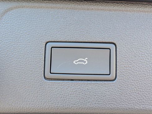 New 2026 Volkswagen Atlas SE image 32