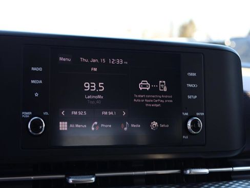 Used 2023 Kia Carnival LX image 16