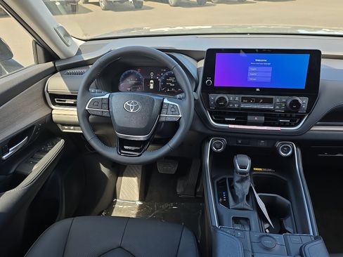 New 2025 Toyota Grand Highlander FWD image 21