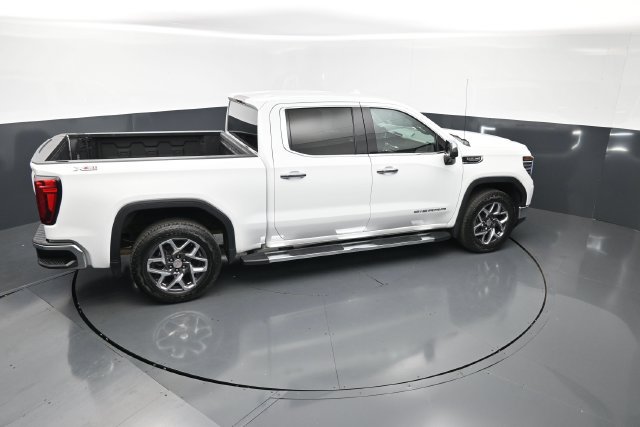 Used 2023 GMC Sierra 1500 SLT w/ SLT Premium Package AWD/4WD image 27