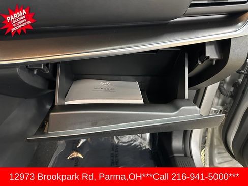 Used 2025 Nissan Rogue SV FWD image 26