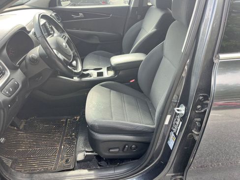 Used 2020 Kia Sorento LX w/ LX I4 Convenience Package FWD image 11