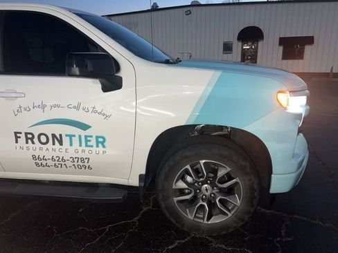 Used 2023 Chevrolet Silverado 1500 RST image 2