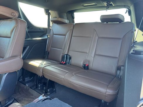 Used 2021 Chevrolet Tahoe High Country image 11