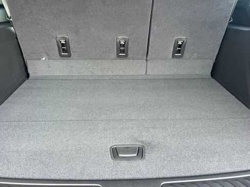 New 2026 Chevrolet Suburban LT image 13