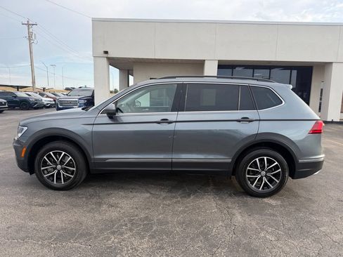 Used 2021 Volkswagen Tiguan SE w/ Panoramic Sunroof Package AWD/4WD image 12
