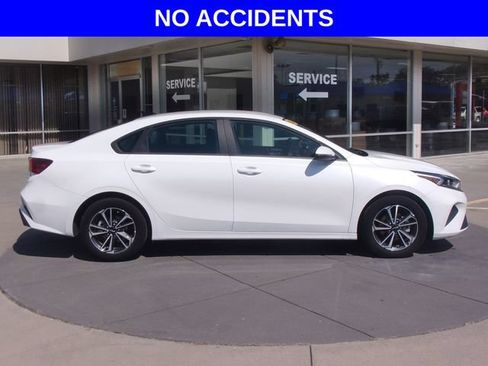 Used 2024 Kia Forte LXS w/ LXS Technology Package FWD image 2