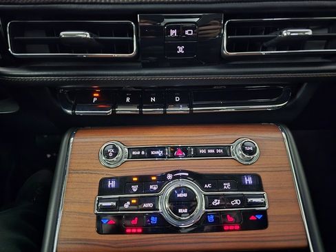 Used 2020 Lincoln Aviator Reserve w/ Equipment Group 201A image 21