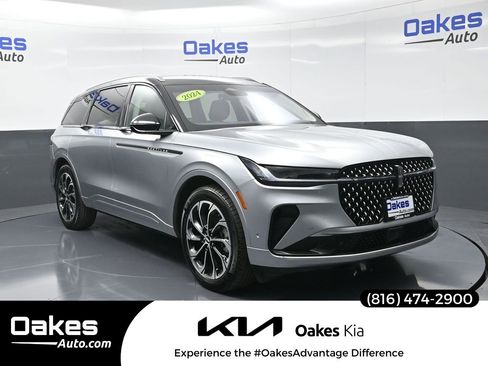 Used 2024 Lincoln Nautilus Reserve image 1