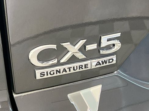 Used 2025 MAZDA CX-5 Signature image 34