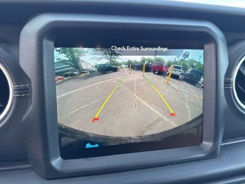Used 2023 Jeep Wrangler Unlimited Sahara w/ Cold Weather Group AWD/4WD image 12