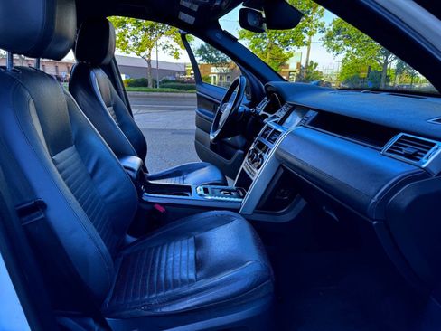 Used 2015 Land Rover Discovery Sport HSE Luxury image 11