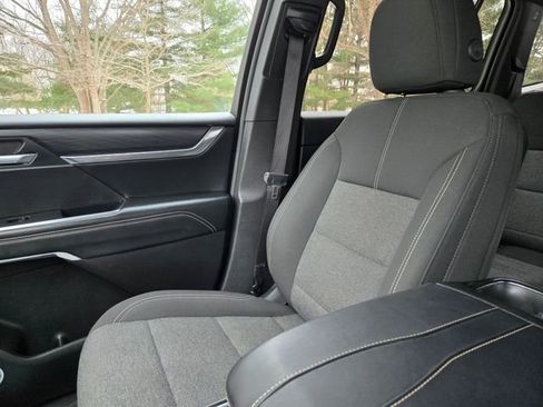 Used 2025 GMC Acadia Elevation image 28