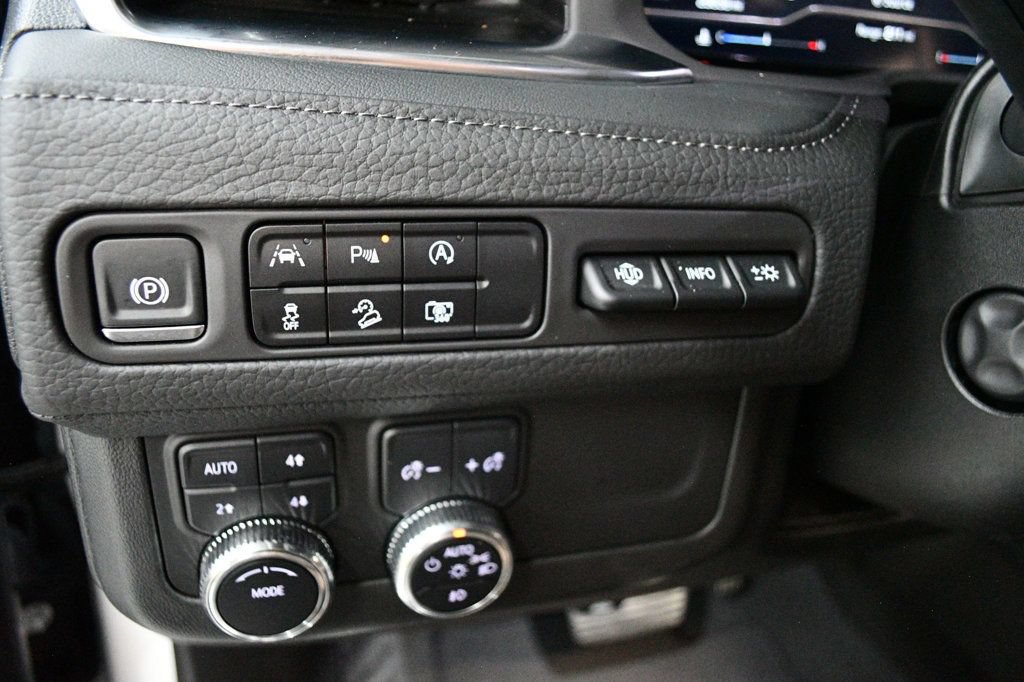 Used 2024 GMC Yukon XL Denali AWD/4WD image 72
