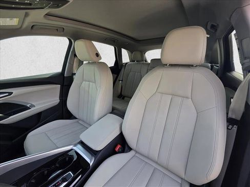 New 2025 Audi Q5 Premium image 16