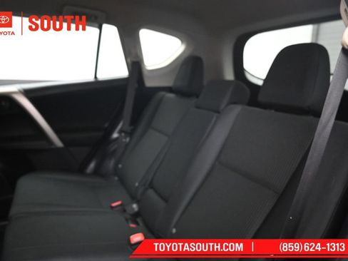 Used 2015 Toyota RAV4 LE AWD/4WD image 24