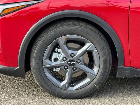 New 2025 Kia K4 LXS image 32