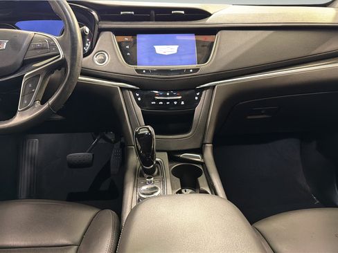 Used 2022 Cadillac XT5 Premium Luxury w/ Technology Package FWD image 23