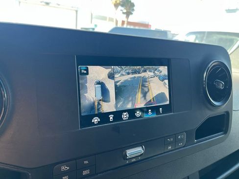 Used 2023 Mercedes-Benz Sprinter 2500 image 15
