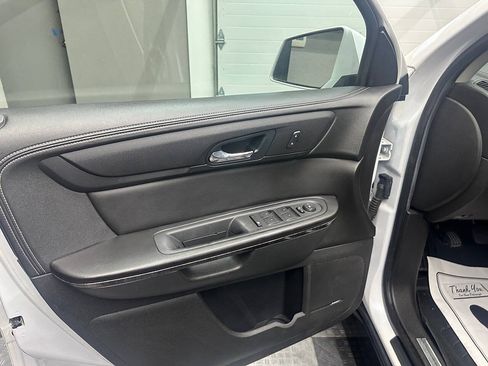 Used 2016 GMC Acadia SLT w/ Open Road Package AWD/4WD image 15