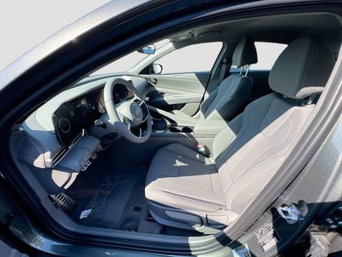 New 2025 Hyundai Elantra SEL FWD image 20